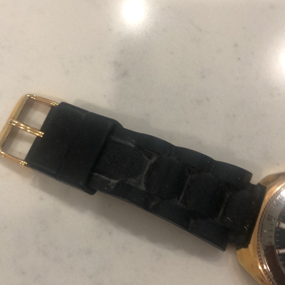 Slightly used unisex quartz watch brand Free look.needs battery - Picture 5 of 8